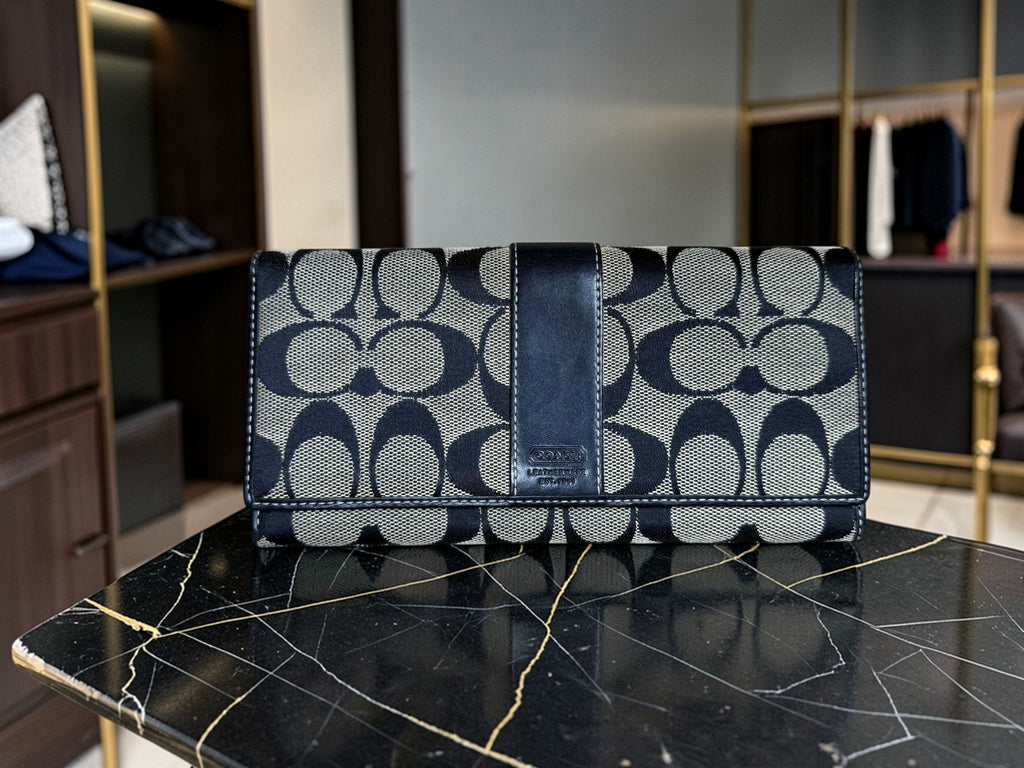 Portefeuille Long Zippé Coach Signature Jacquard – Noir & Beige