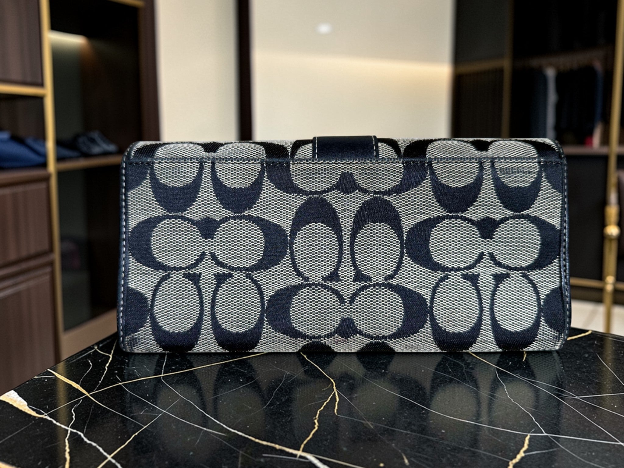 Coach Signature Jacquard Long Zip Wallet – Schwarz & Beige