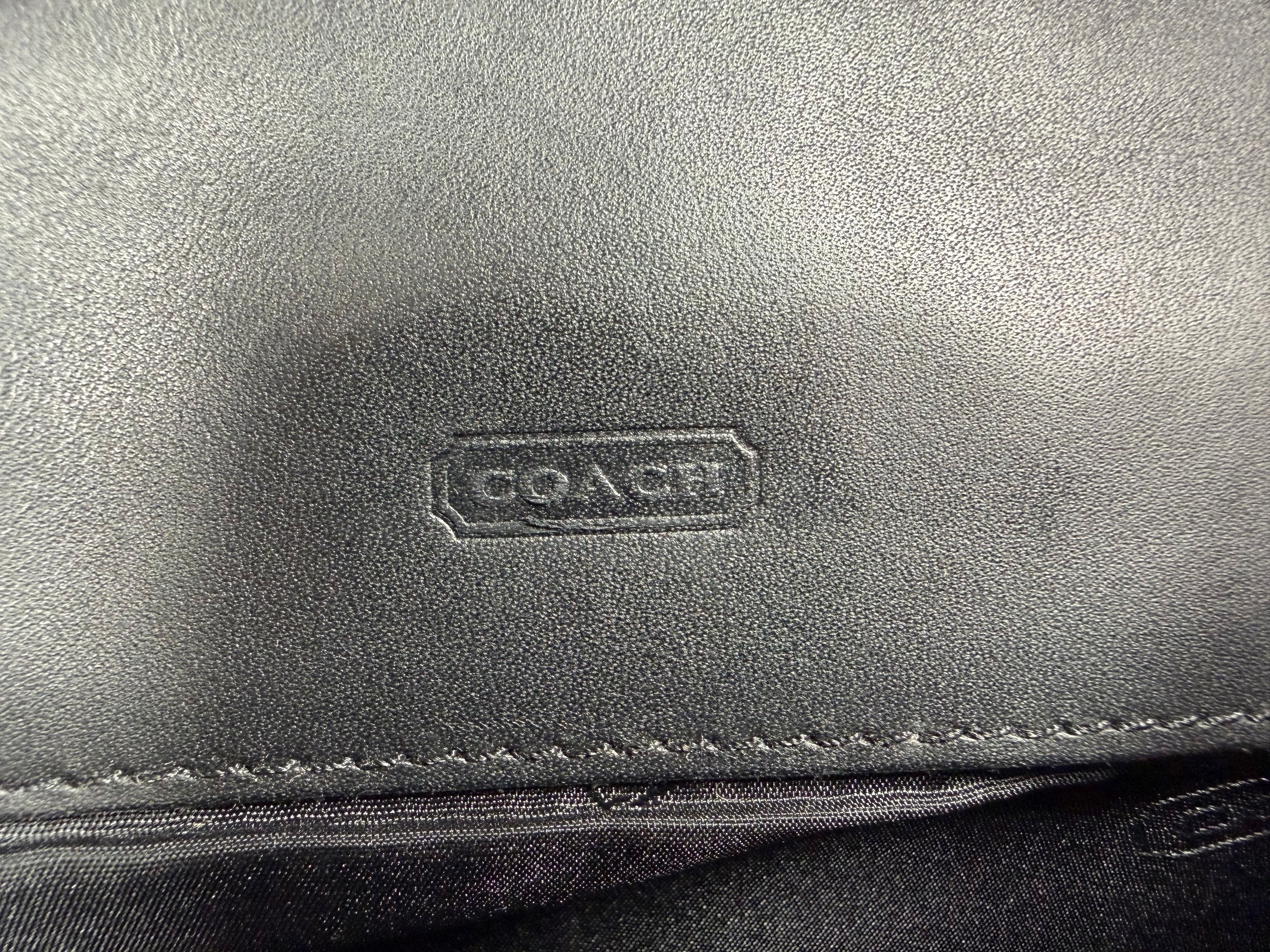 Portefeuille Long Zippé Coach Signature Jacquard – Noir & Beige