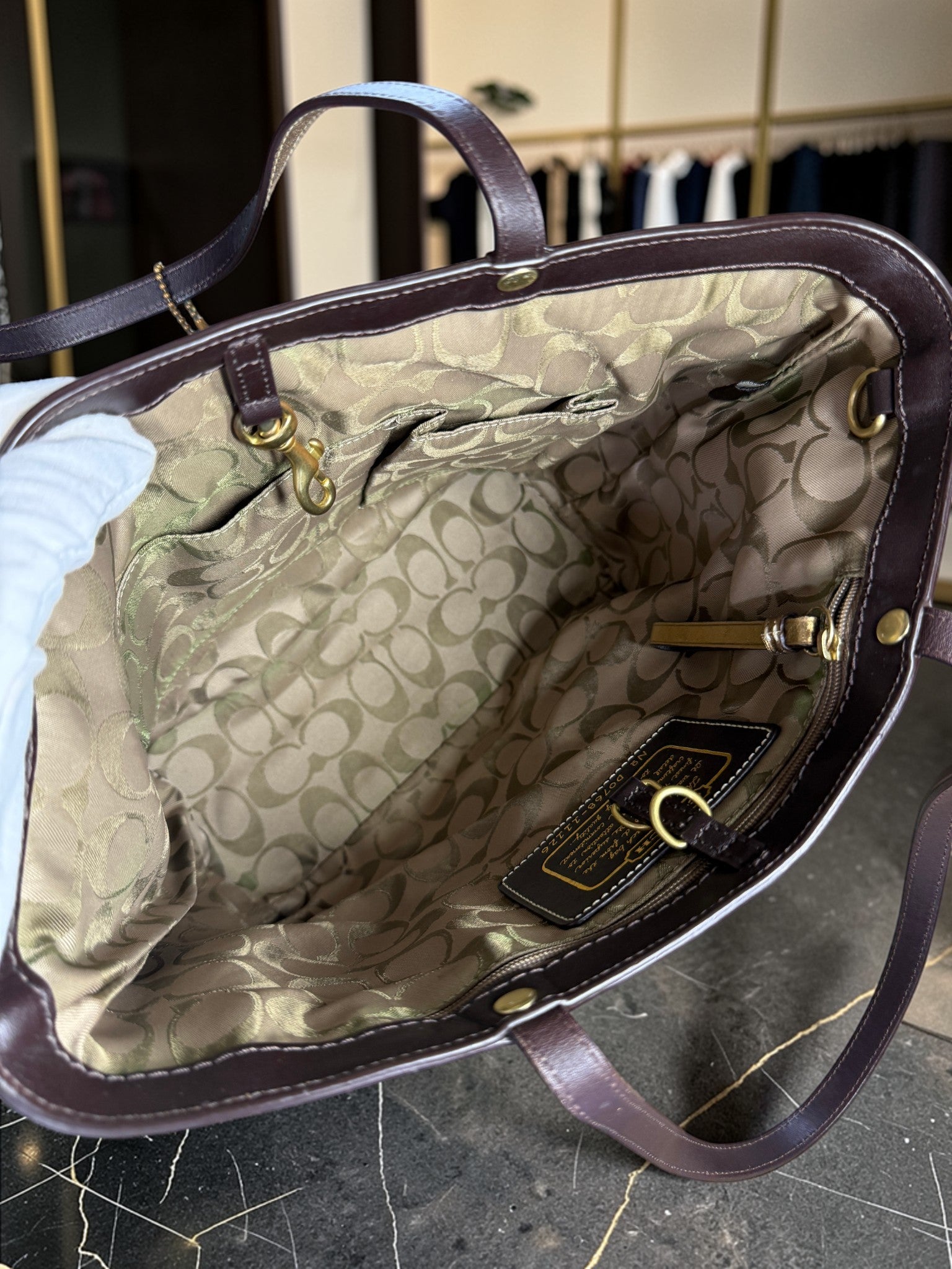 Coach Legacy Striped Tote (D0768-11126)