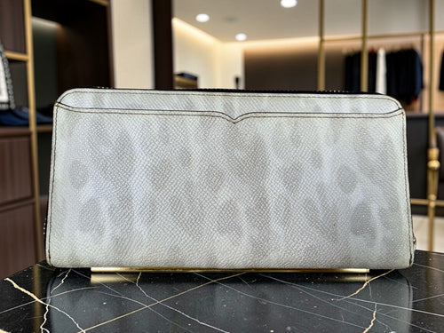 Balmain Geldbörse mit Reißverschluss, in Creme, aus Eidechsenlederimitat