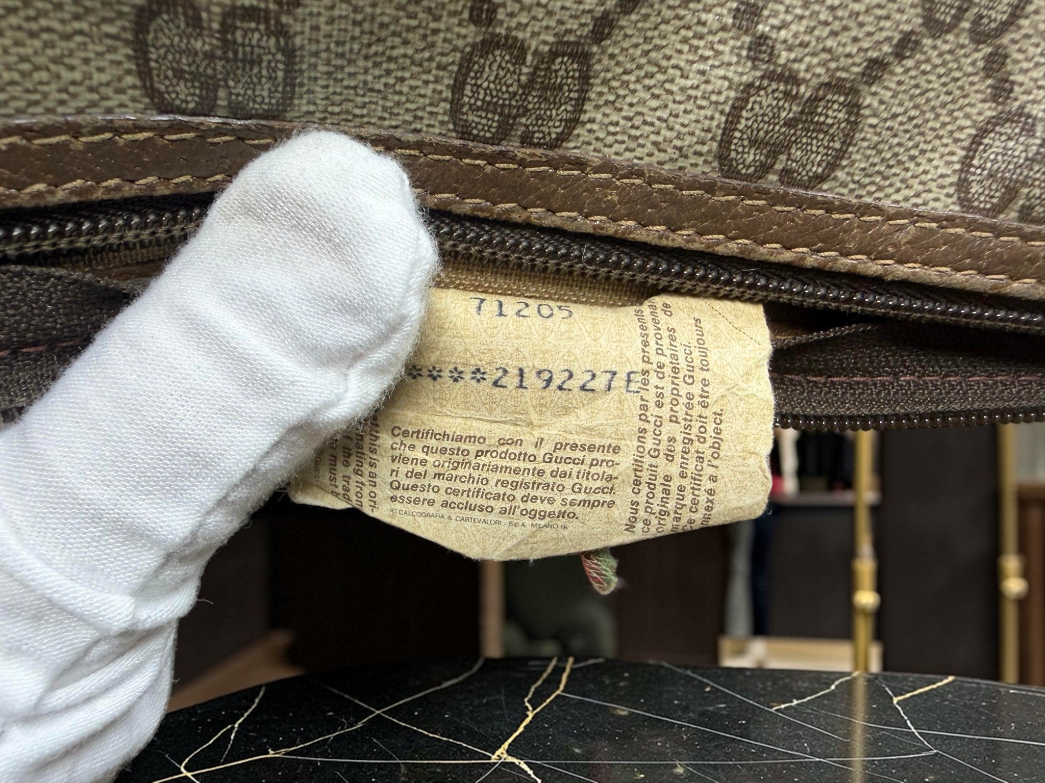 Trousse de toilette / Pochette à cosmétiques vintage Gucci en toile monogrammée GG