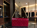 Coach Rote Lackleder geprägte "C" Kette Umhängetasche / Clutch Geldbörse