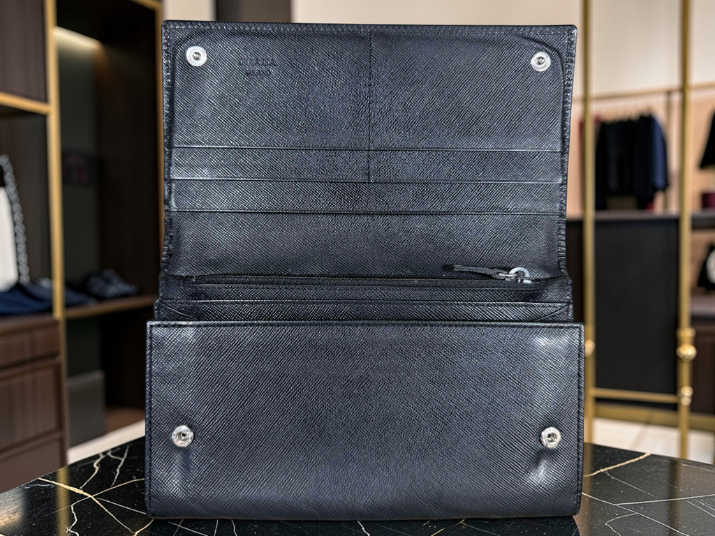 Prada Geldbörse lang aus schwarzem Saffianoleder