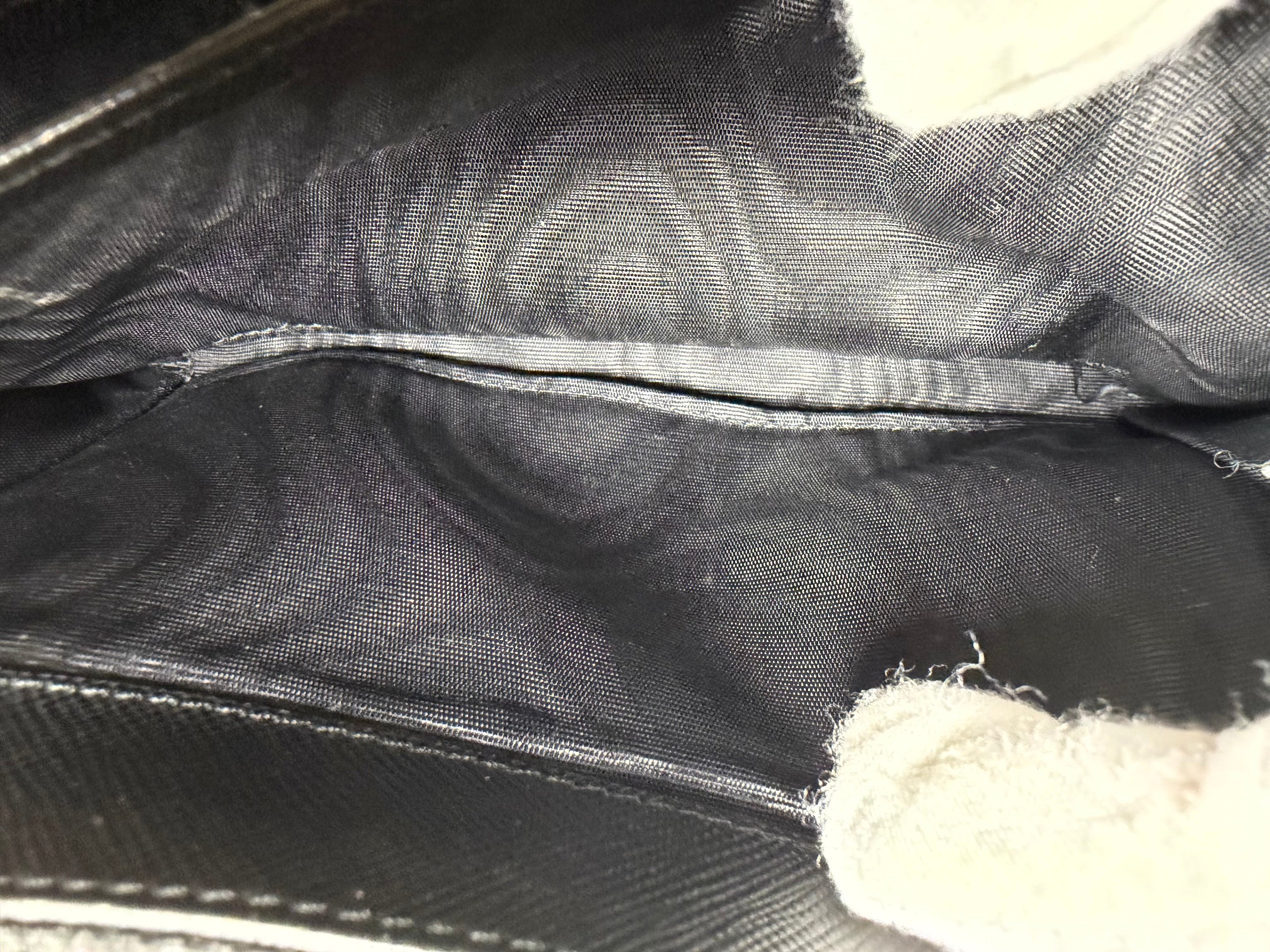 Prada Geldbörse lang aus schwarzem Saffianoleder