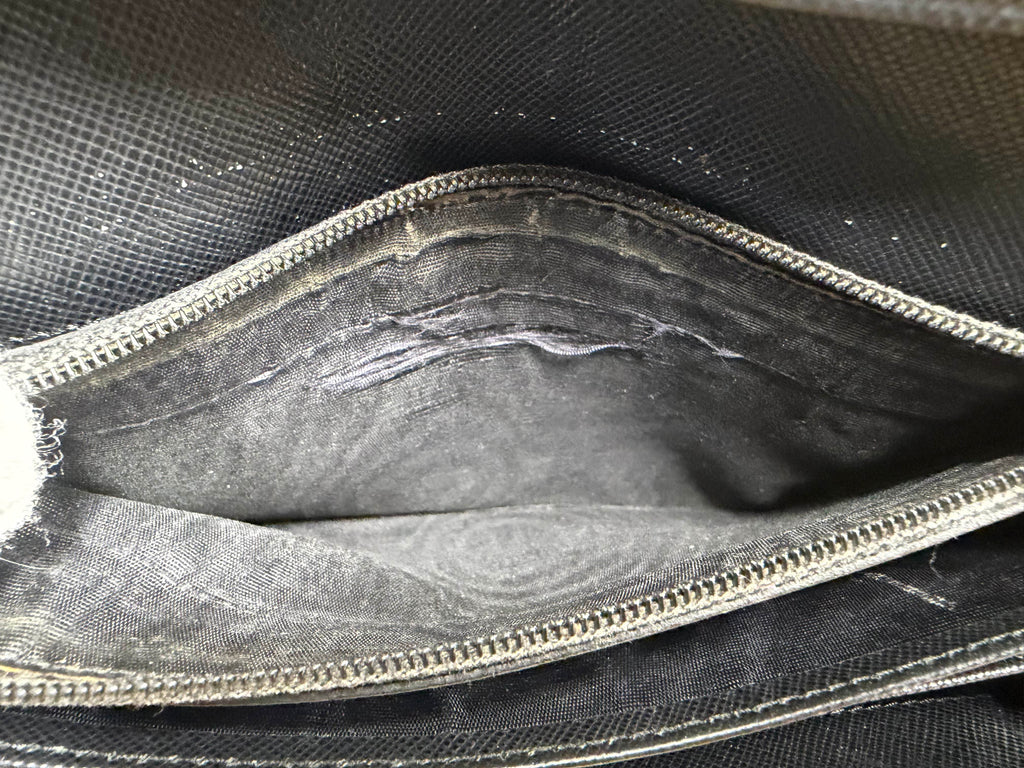 Prada Geldbörse lang aus schwarzem Saffianoleder