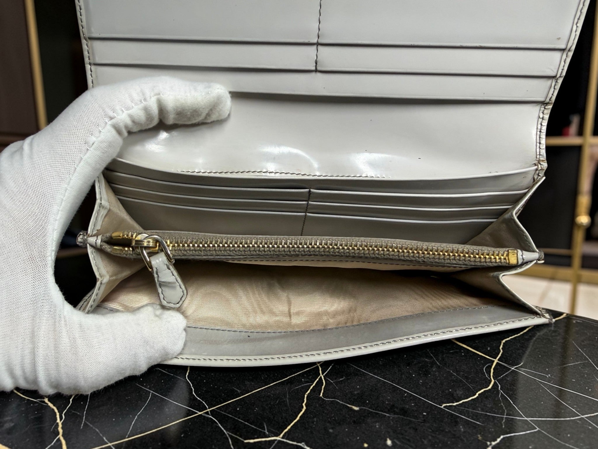 Prada Vernice Weiß Lackleder Lange Geldbörse