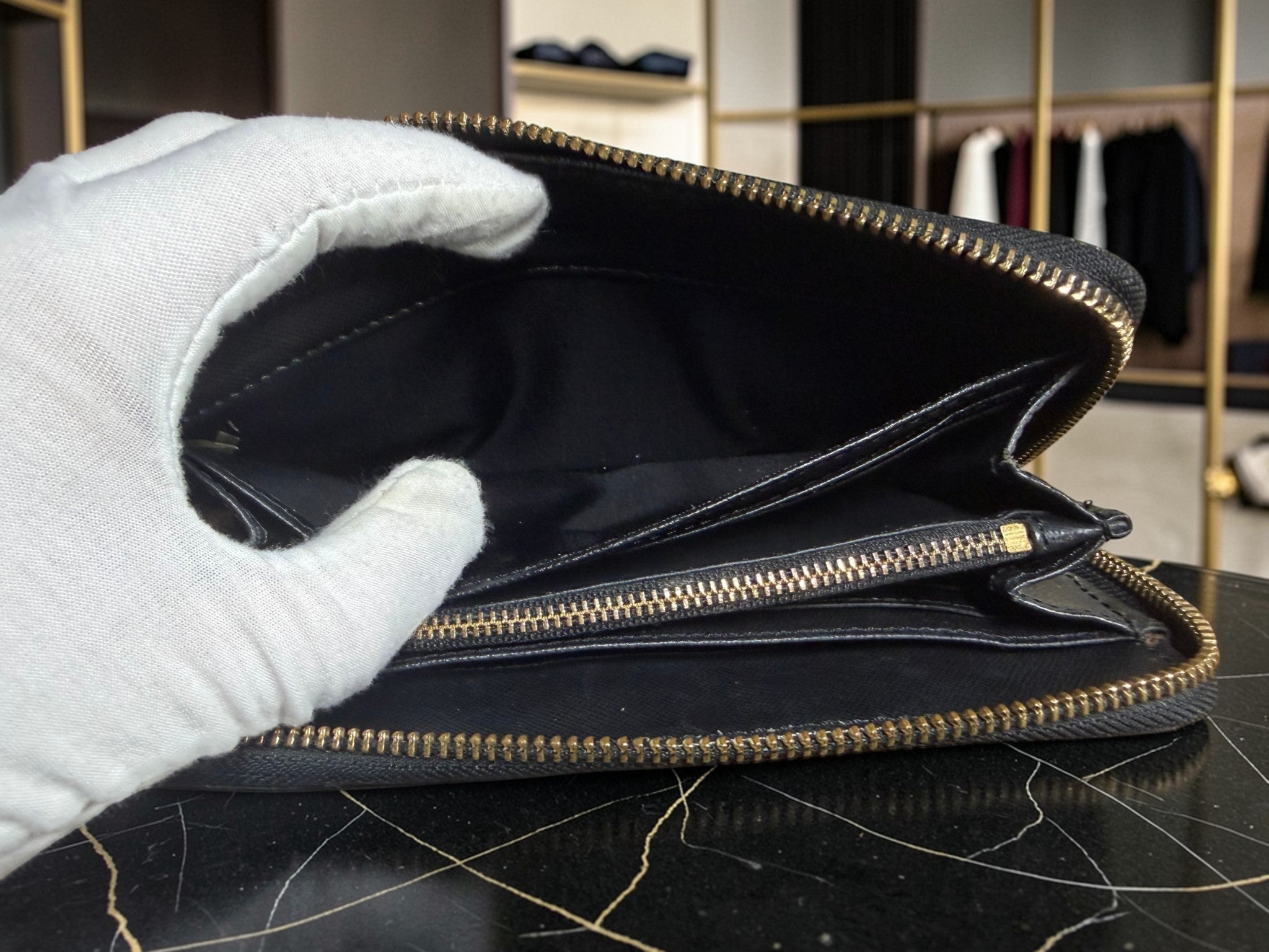 Tory Burch Robinson Black Zip-Around Continental Wallet