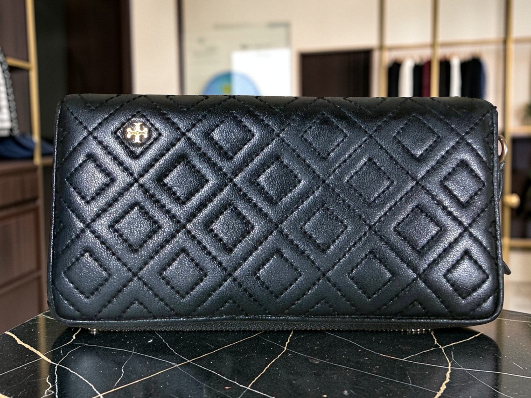Tory Burch Fleming Quilted Leather Zip-Around Wallet – Black