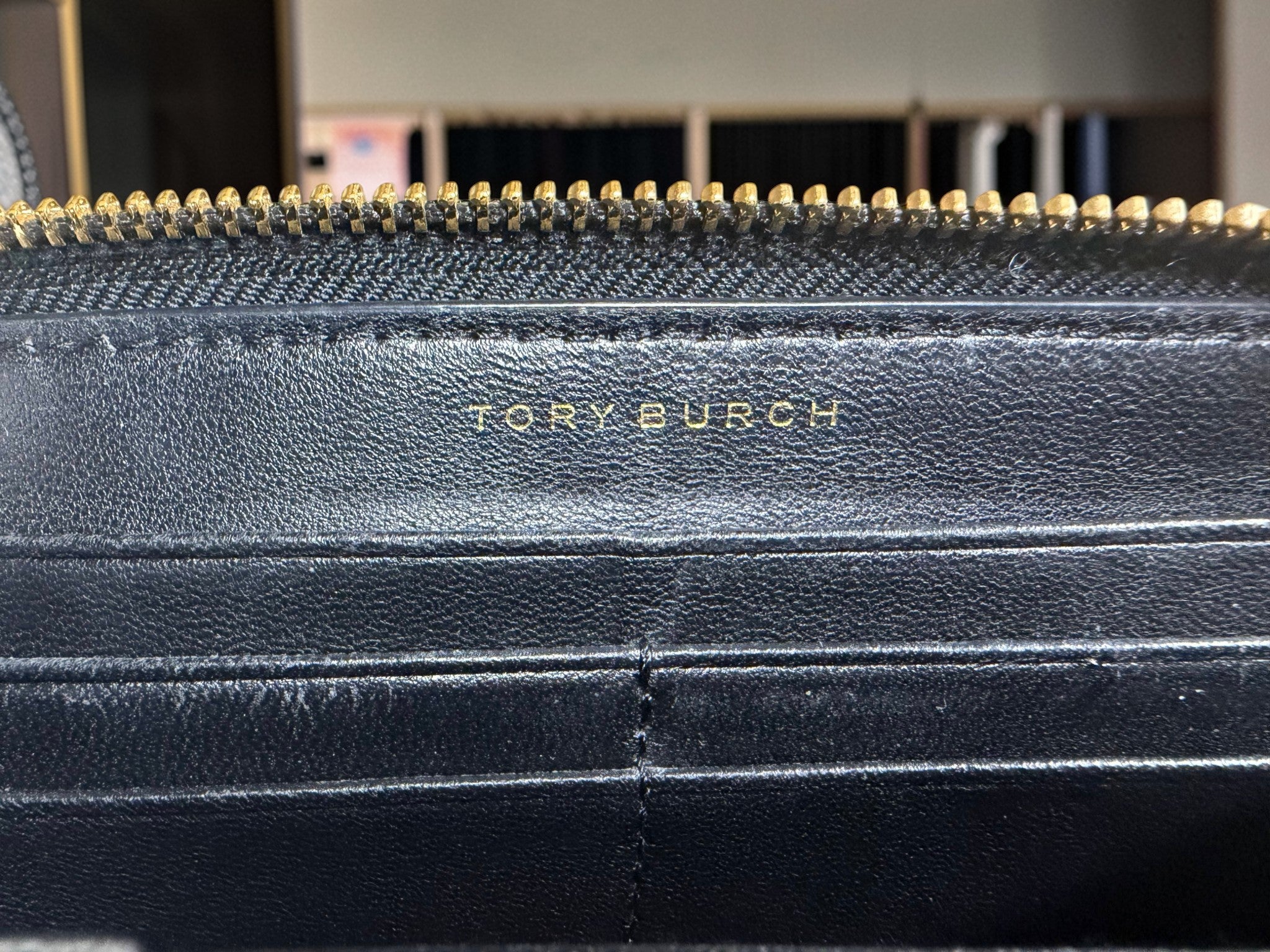 Tory Burch Fleming Quilted Leather Zip-Around Wallet – Black