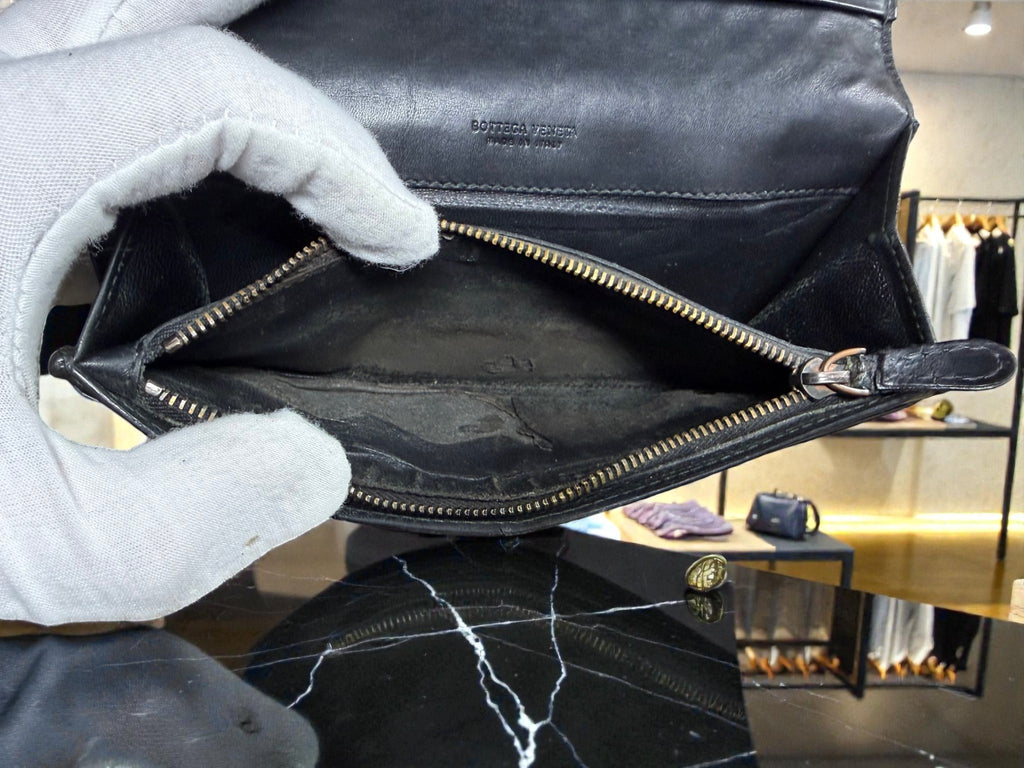 Bottega Veneta Intrecciato Bifold Long Wallet in Black
