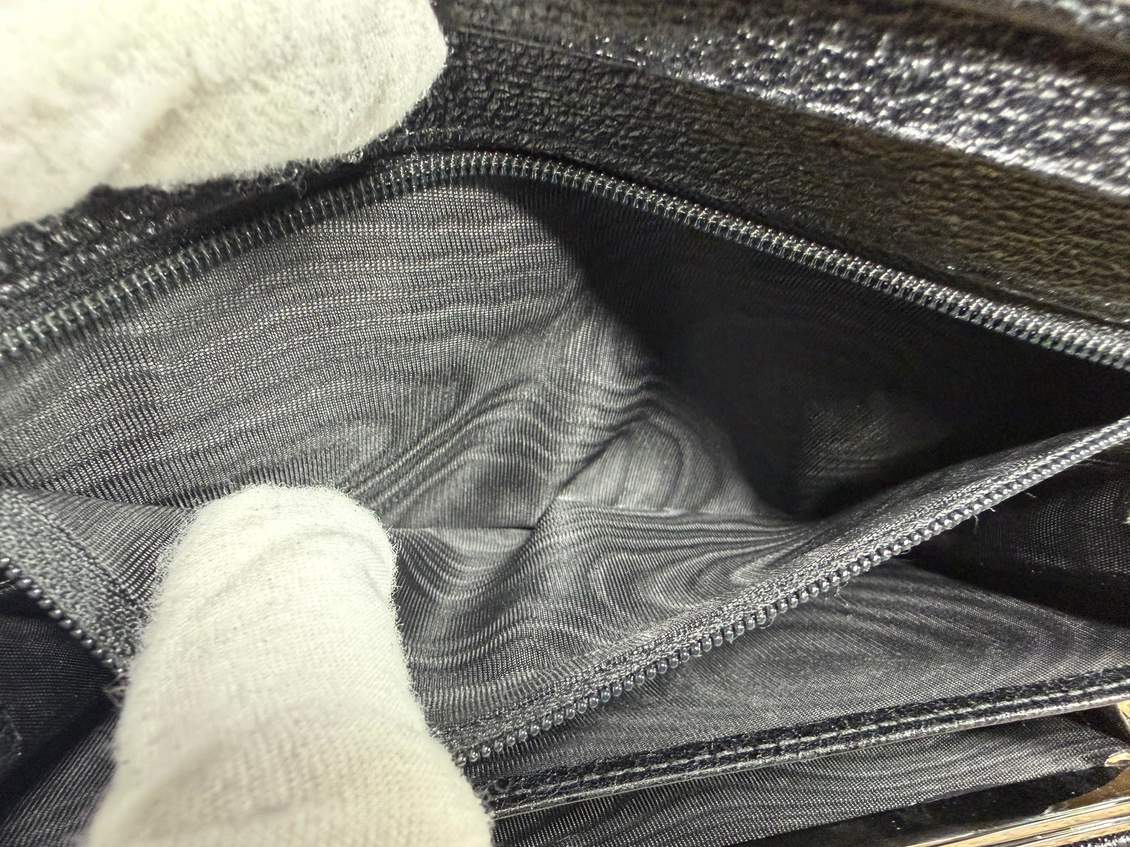 Gucci Black GG Monogram Continental Wallet with Kiss Lock