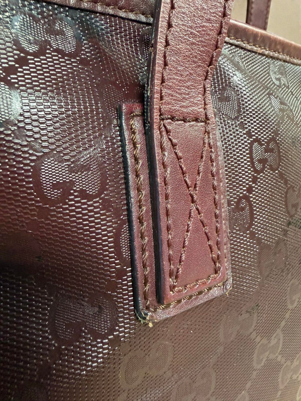 Gucci GG Supreme Joy Tote Bag in Imprime Burgundy