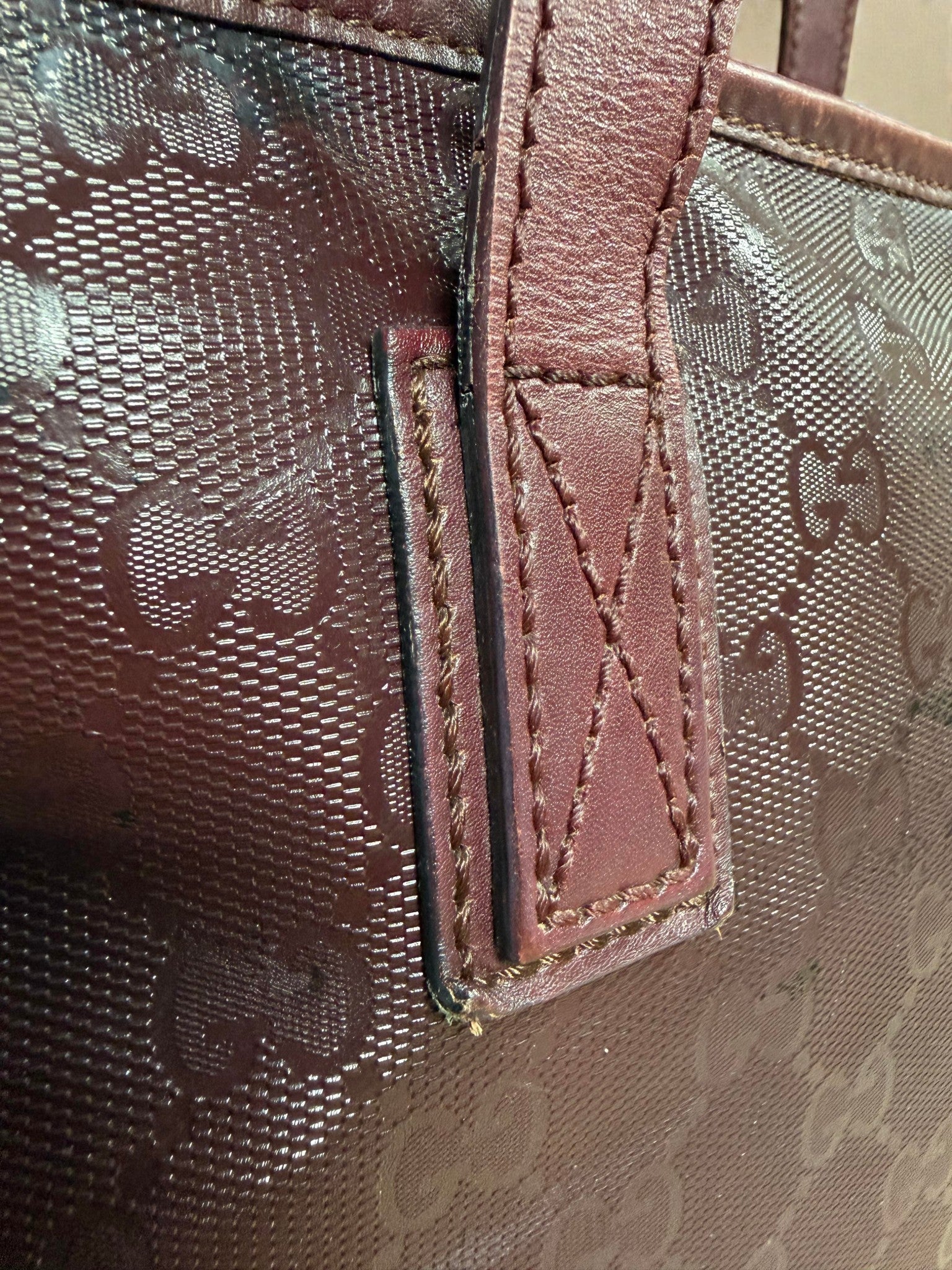 Gucci GG Supreme Joy Tote Bag in Imprime Burgundy