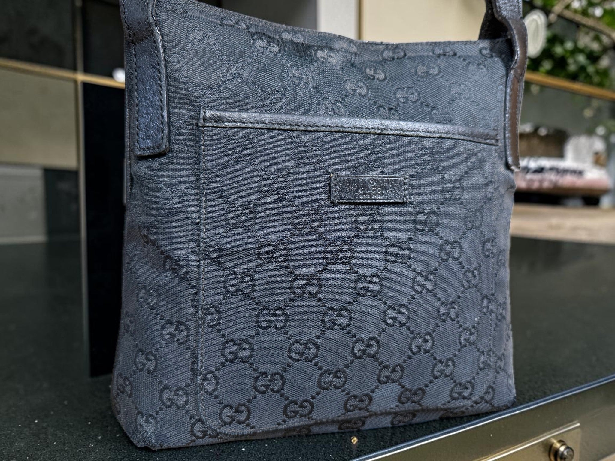 Gucci GG Supreme Black Canvas Crossbody Shoulder Bag