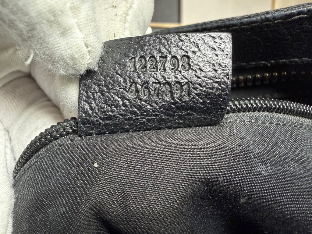 Gucci GG Supreme Black Canvas Crossbody Shoulder Bag