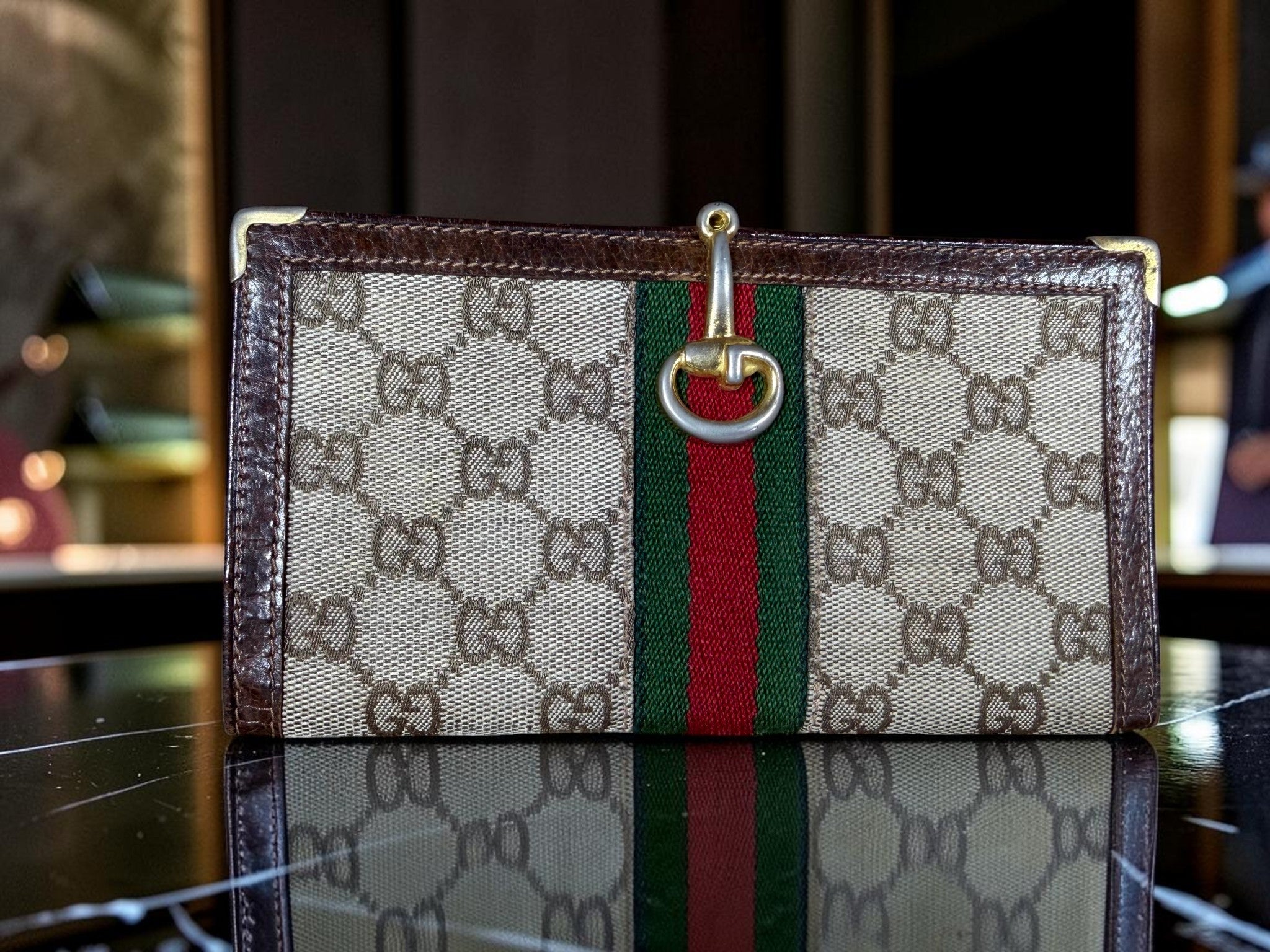 Rare Vintage Gucci Brown Leather Bifold Wallet with Iconic G.Gucci Horsebit Clasp