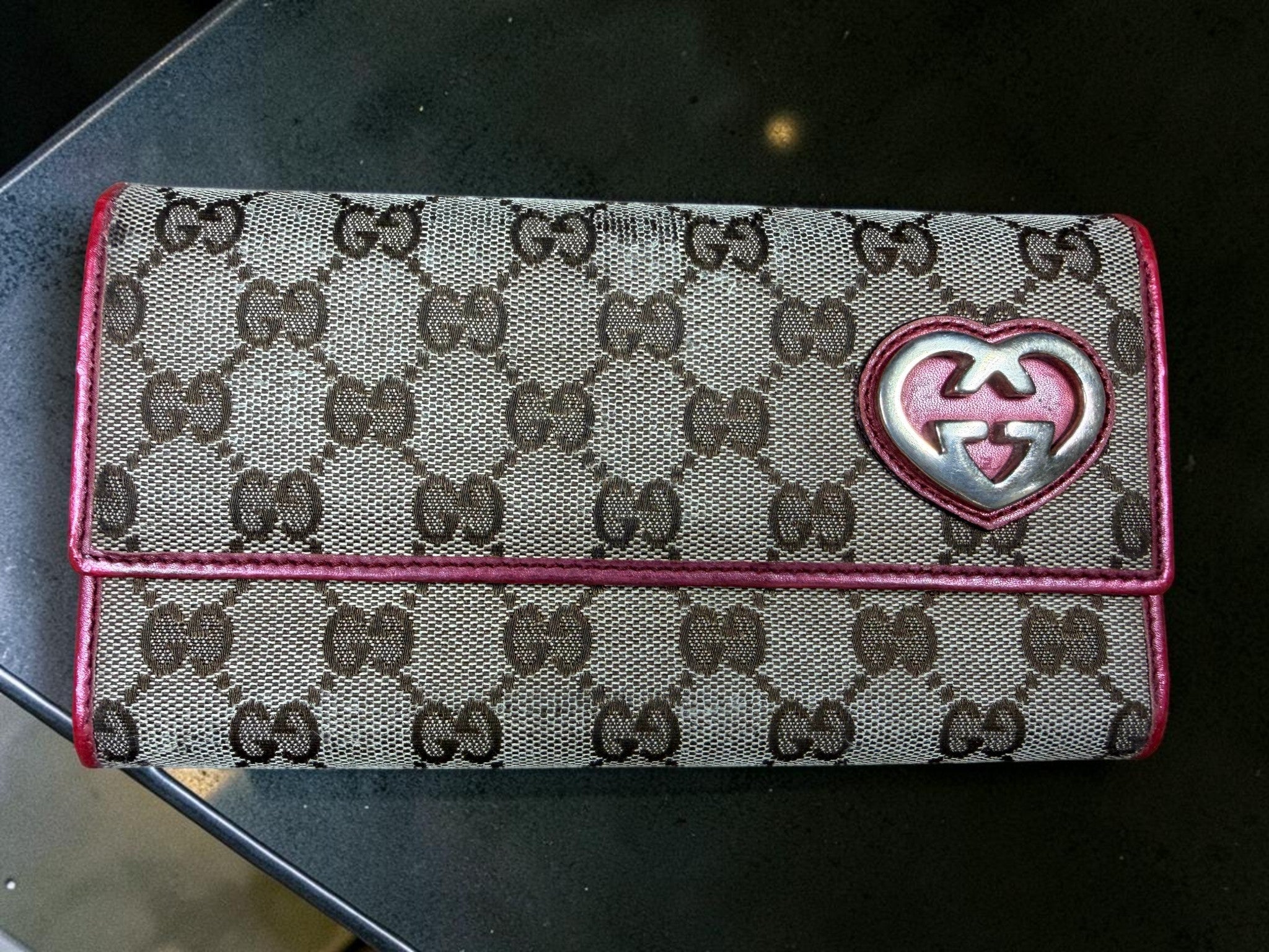 Gucci Lovely Heart GG Supreme Continental Long Wallet
