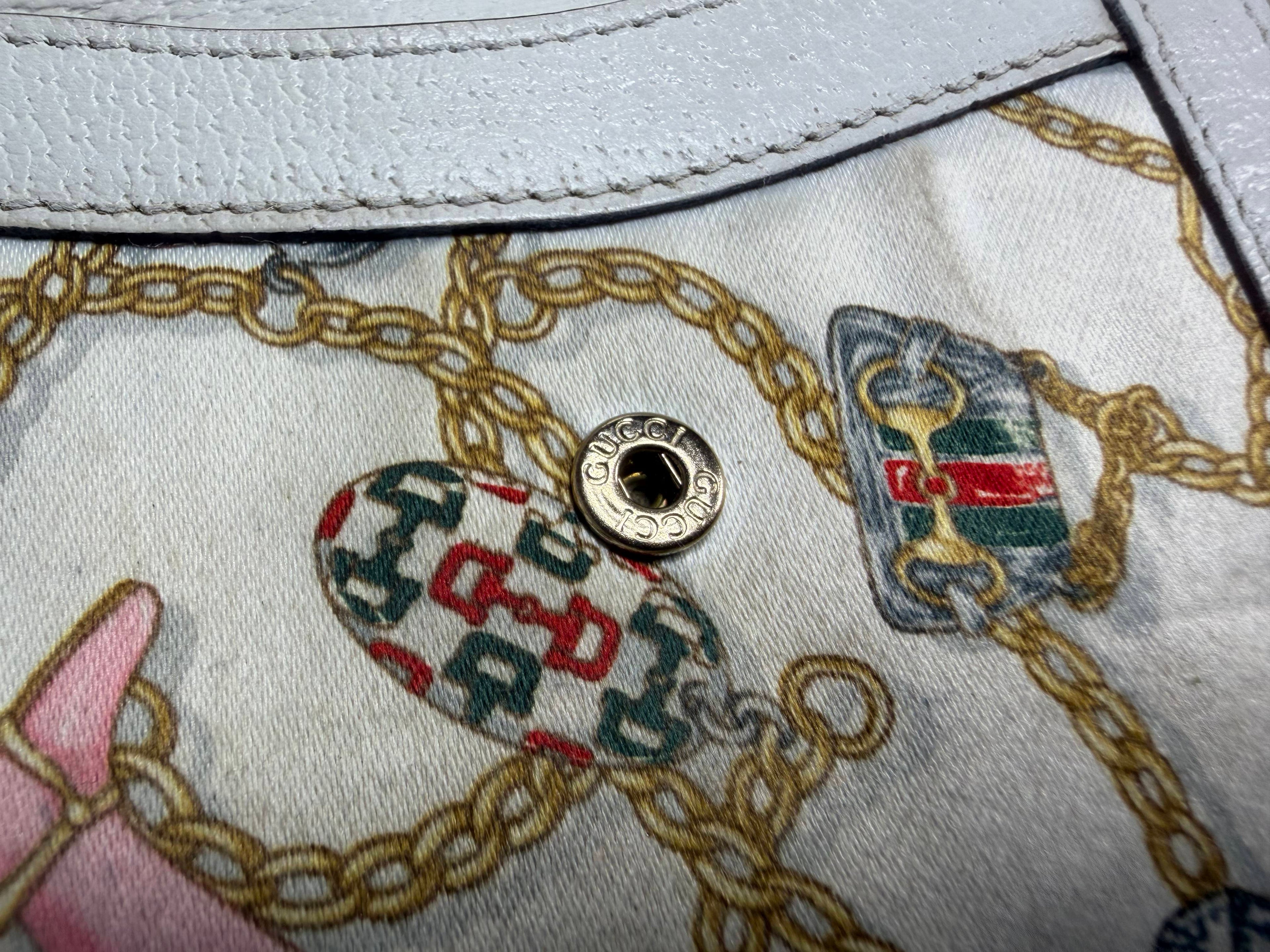 Gucci Charmy Chains Satin Print Compact Wallet – White Satin with Leather Trim