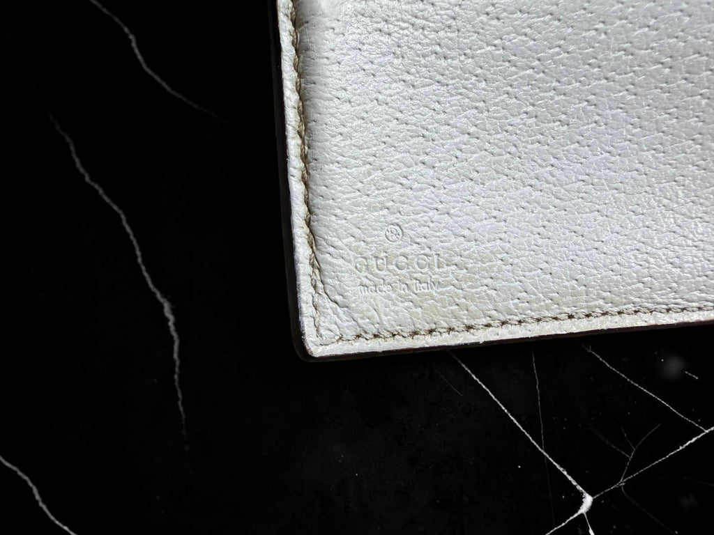Gucci Charmy Chains Satin equestrian Print Compact Wallet  White Satin and leather