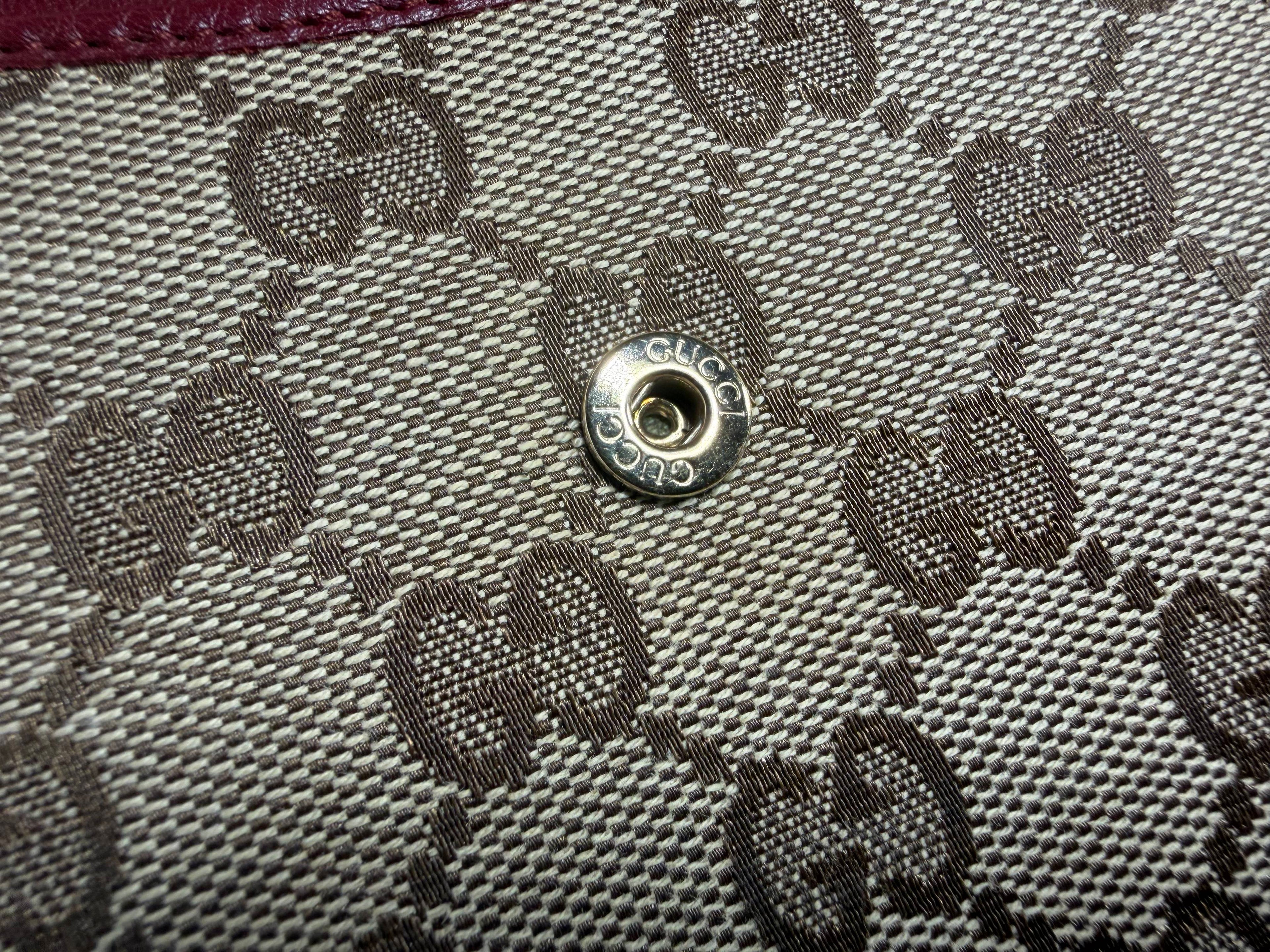 Gucci GG Supreme Heart Logo French Wallet