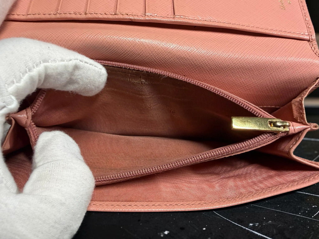 Salvatore Ferragamo Pink Leather Long Wallet purse gold Bow Buckle