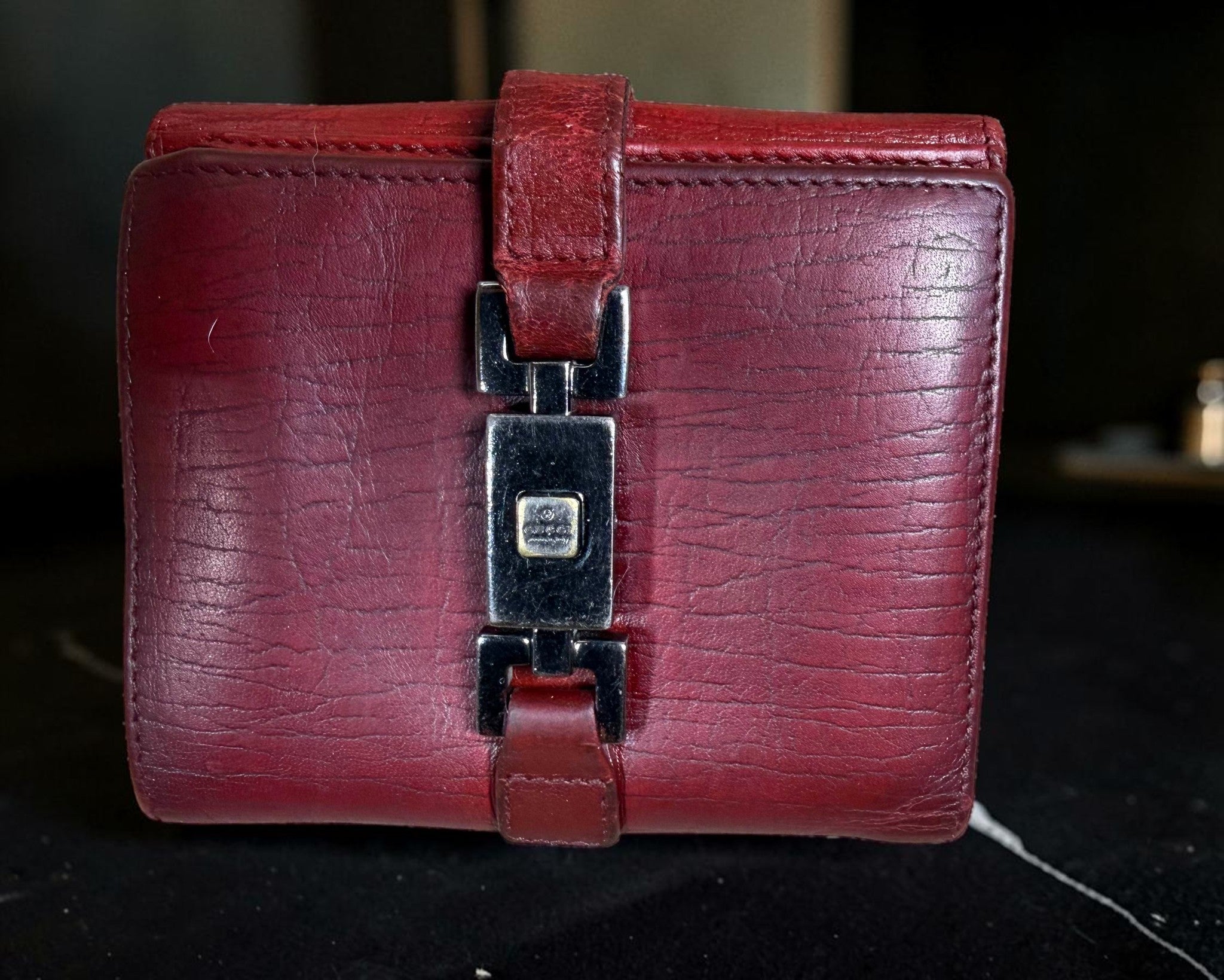 Gucci Jackie Piston Clasp Compact Wallet in Red