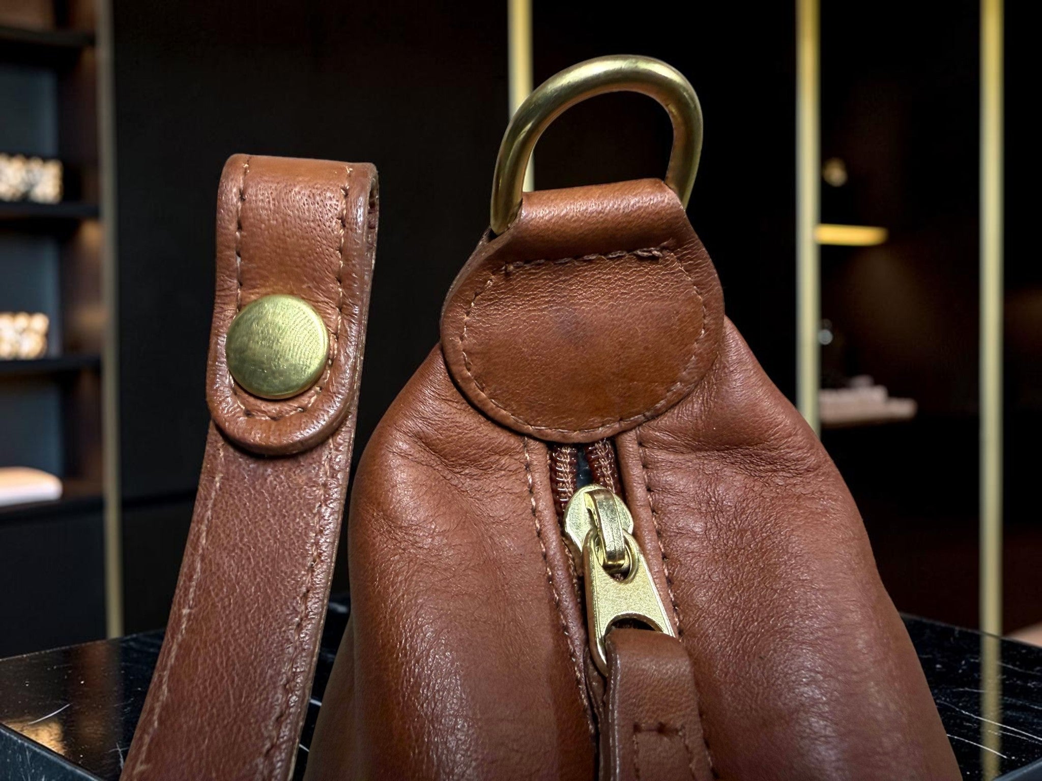 Coach vintage 90s Classic Pouch in Tan Leather