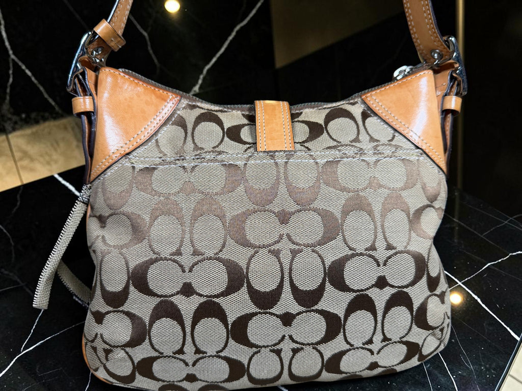 Coach Signature Soho Hobo (E06K-10249)
