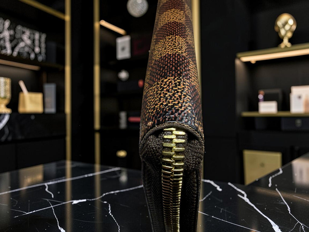Louis Vuitton Zippy Wallet in Damier Ebene (CA4191 Spain 2011)