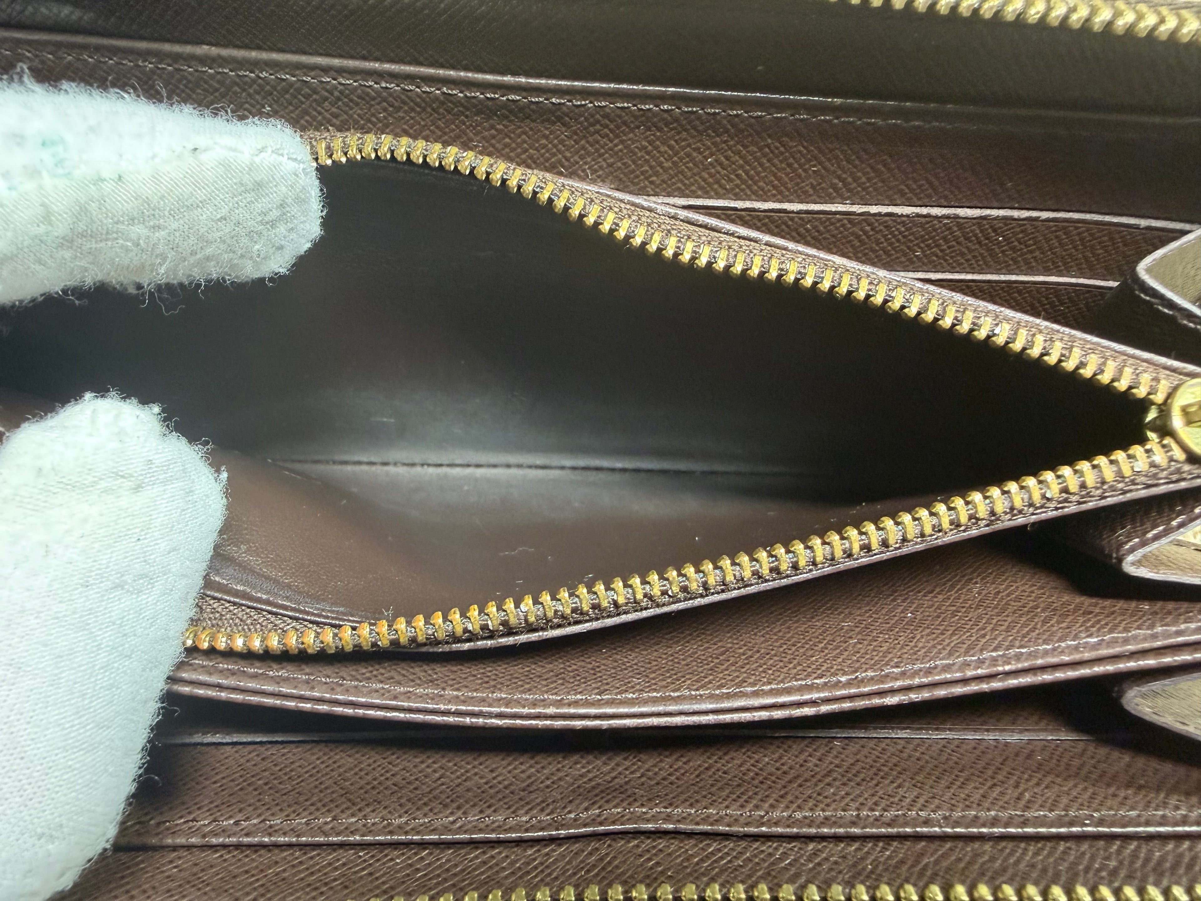 Louis Vuitton Zippy Wallet in Damier Ebene (CA4191 Spain 2011)