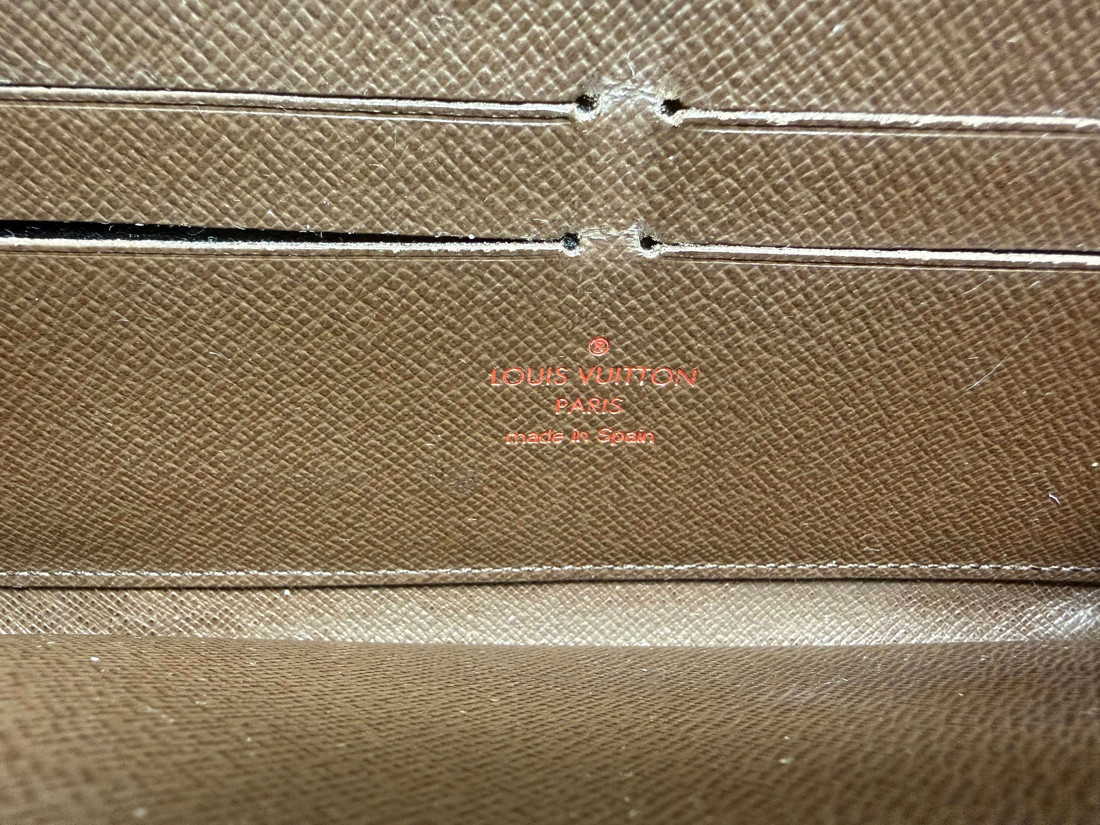 Louis Vuitton Zippy Wallet in Damier Ebene (CA4191 Spain 2011)