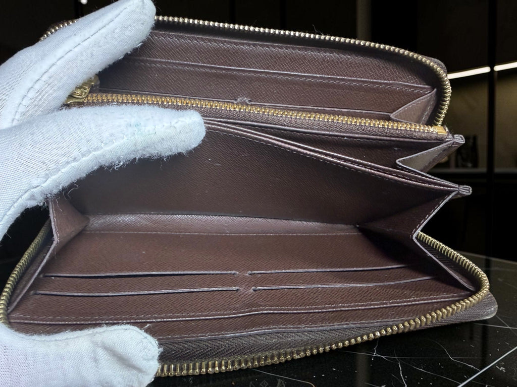 Louis Vuitton Zippy Wallet in Damier Ebene (CA4191 Spain 2011)