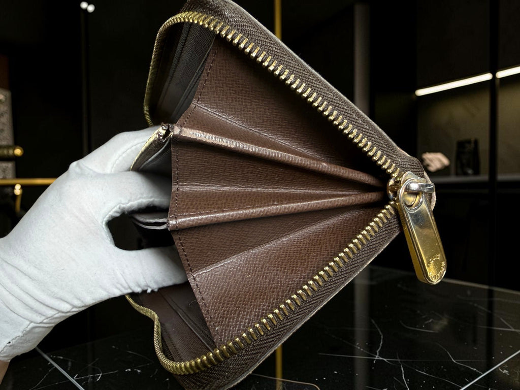 Louis Vuitton Zippy Wallet in Damier Ebene (CA4191 Spain 2011)