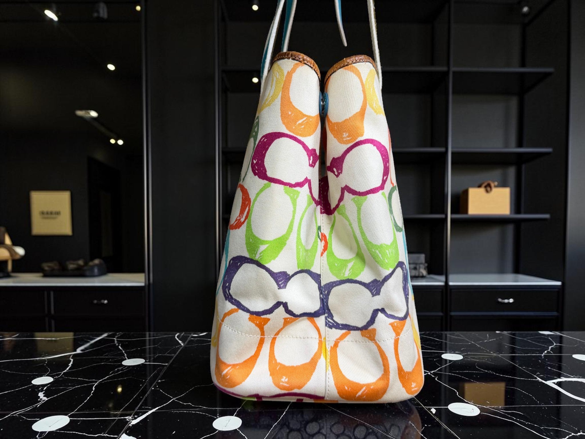 Coach Hampton Scribble Tote (M04K-5661)