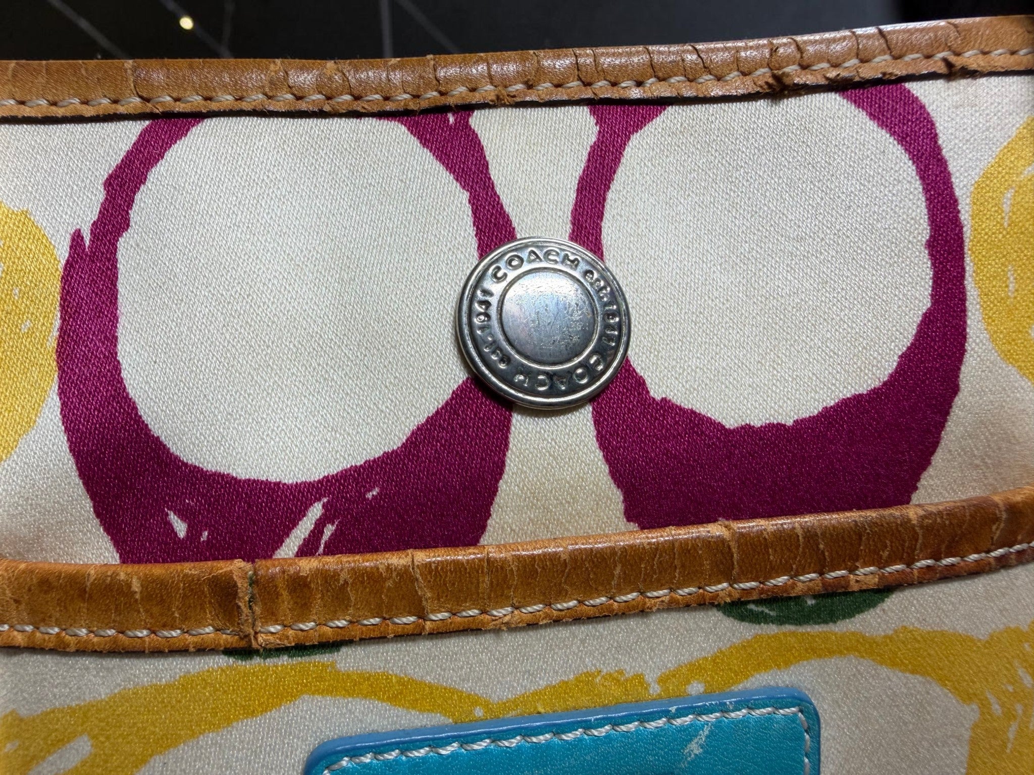 Coach Hampton Scribble Tote (M04K-5661)