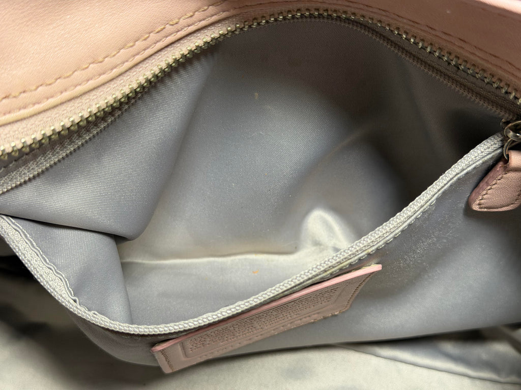 Coach Ashley East/West Duffle in blush pink (M1120-F17489)