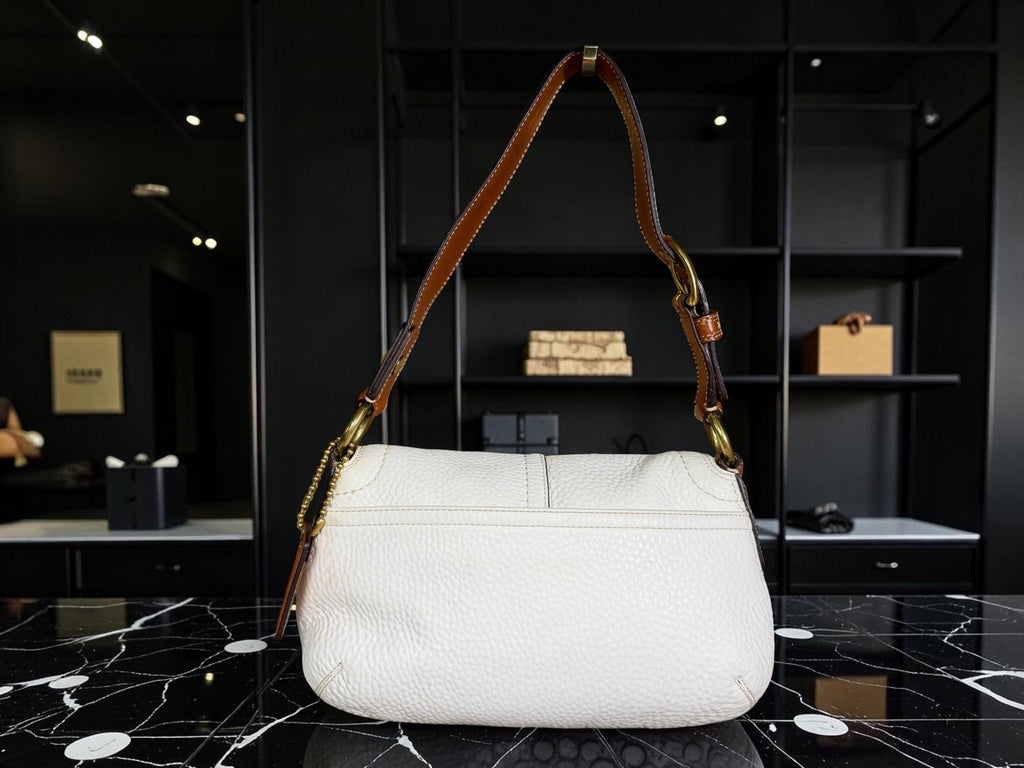 Vintage Coach Soho Buckle Flap in White Pebbled Leather (11840) (With Dust Bag)
