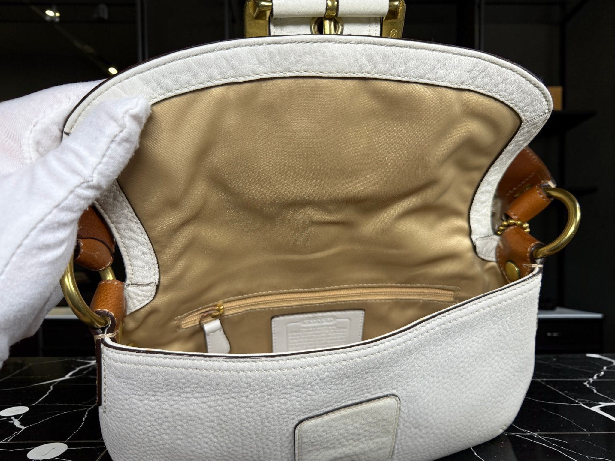 Vintage Coach Soho Buckle Flap in White Pebbled Leather (11840) (With Dust Bag)