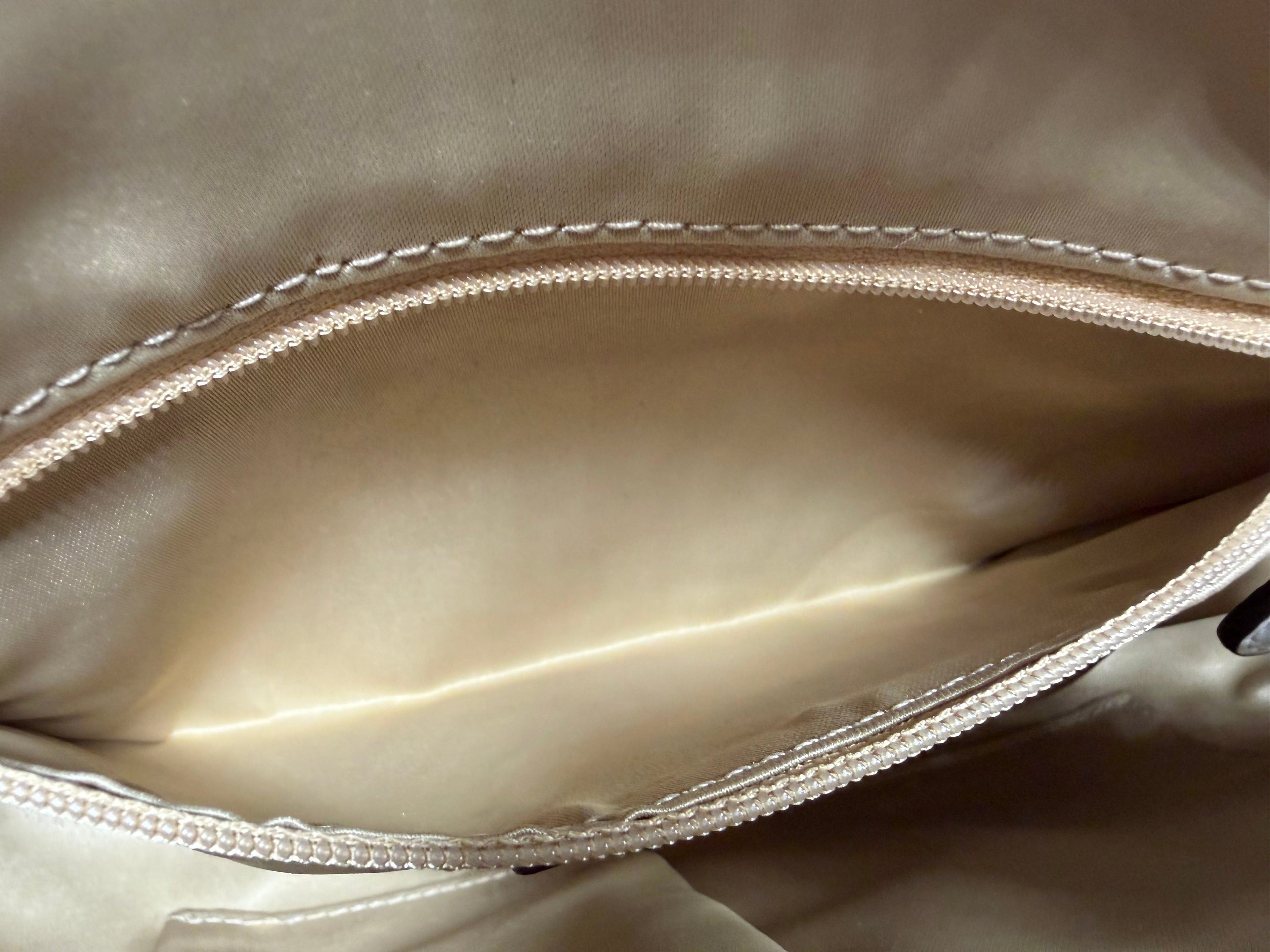Vintage Coach Soho Buckle Flap in White Pebbled Leather (11840) (With Dust Bag)