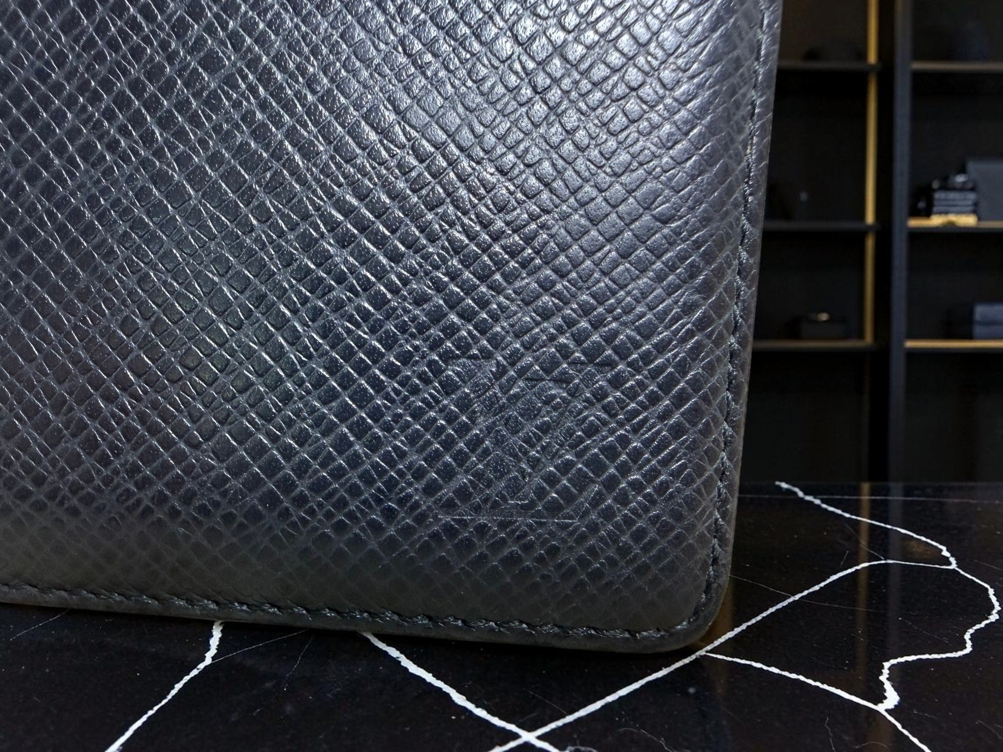 Louis Vuitton Black Tagia Mens Bifold wallet (MI-XXX)
