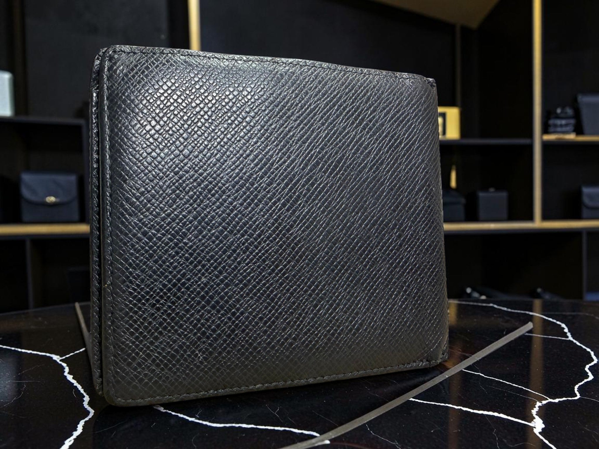 Louis Vuitton Black Tagia Mens Bifold wallet (MI-XXX)