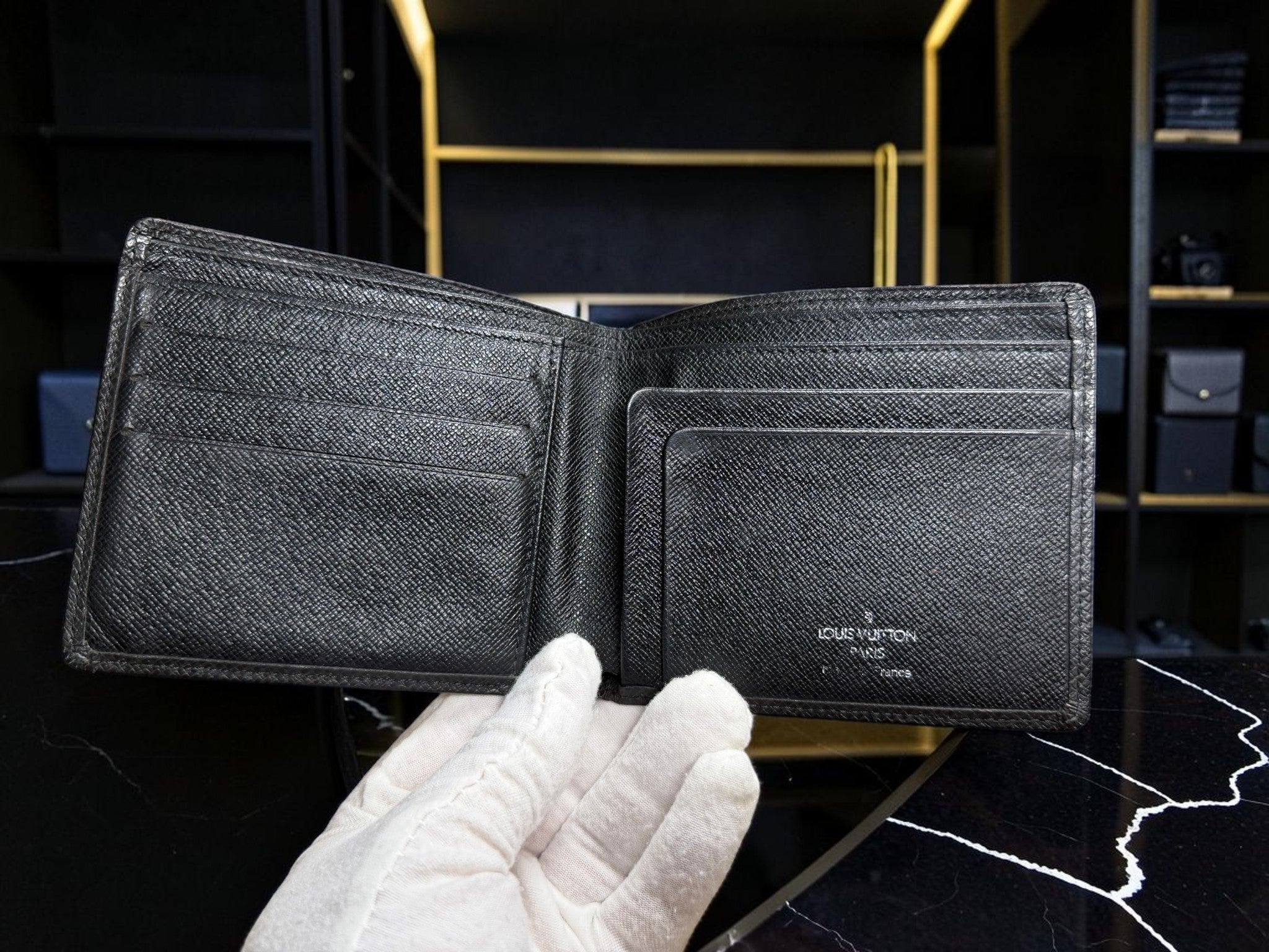 Louis Vuitton Black Tagia Mens Bifold wallet (MI-XXX)