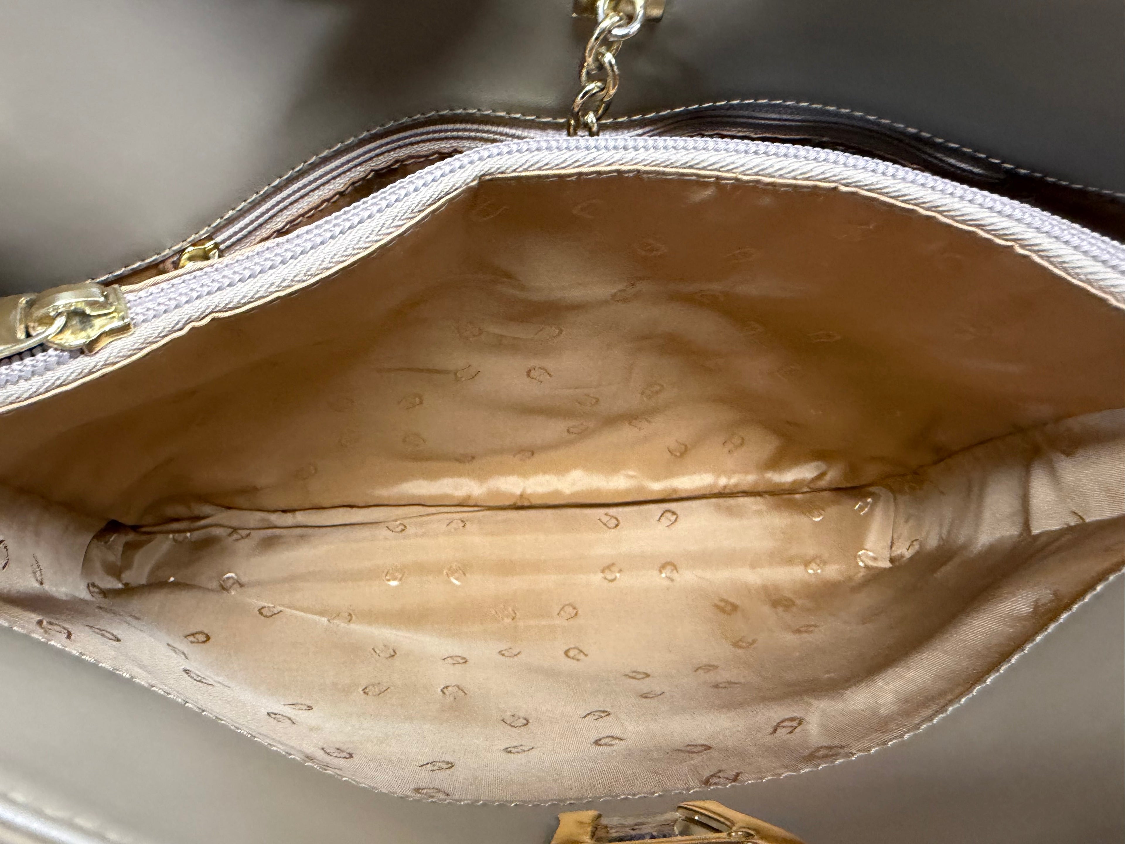 Etienne Aigner Leather Shoulder Bag (Cream / Off-White)