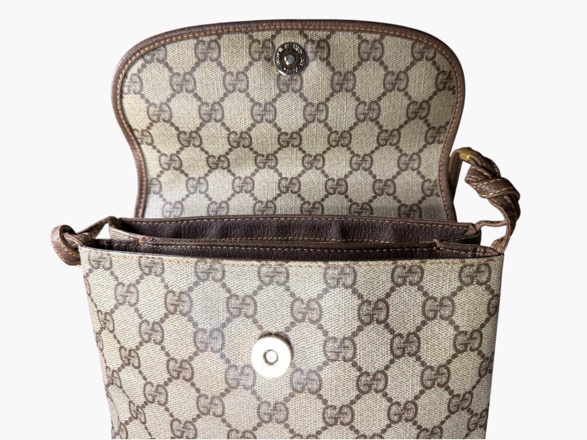Vintage Gucci GG Canvas Flap Crossbody Bag Circa 1981–1982 with Leather Lining – photo 15