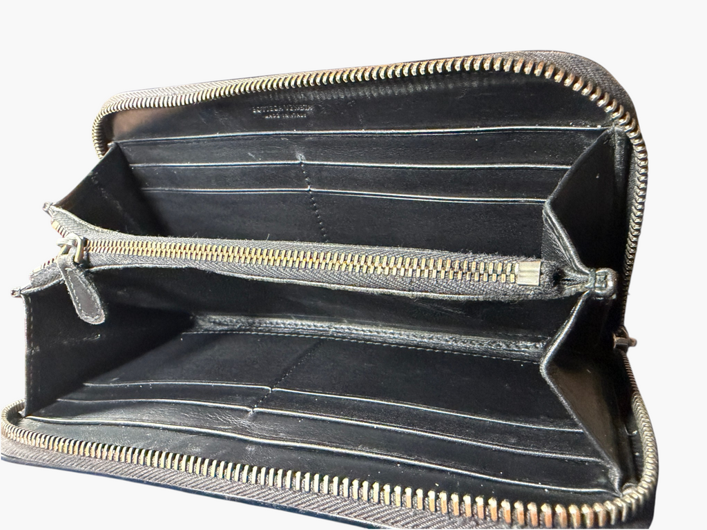 Bottega Veneta Black Intrecciato Zip-Around Wallet – photo 9