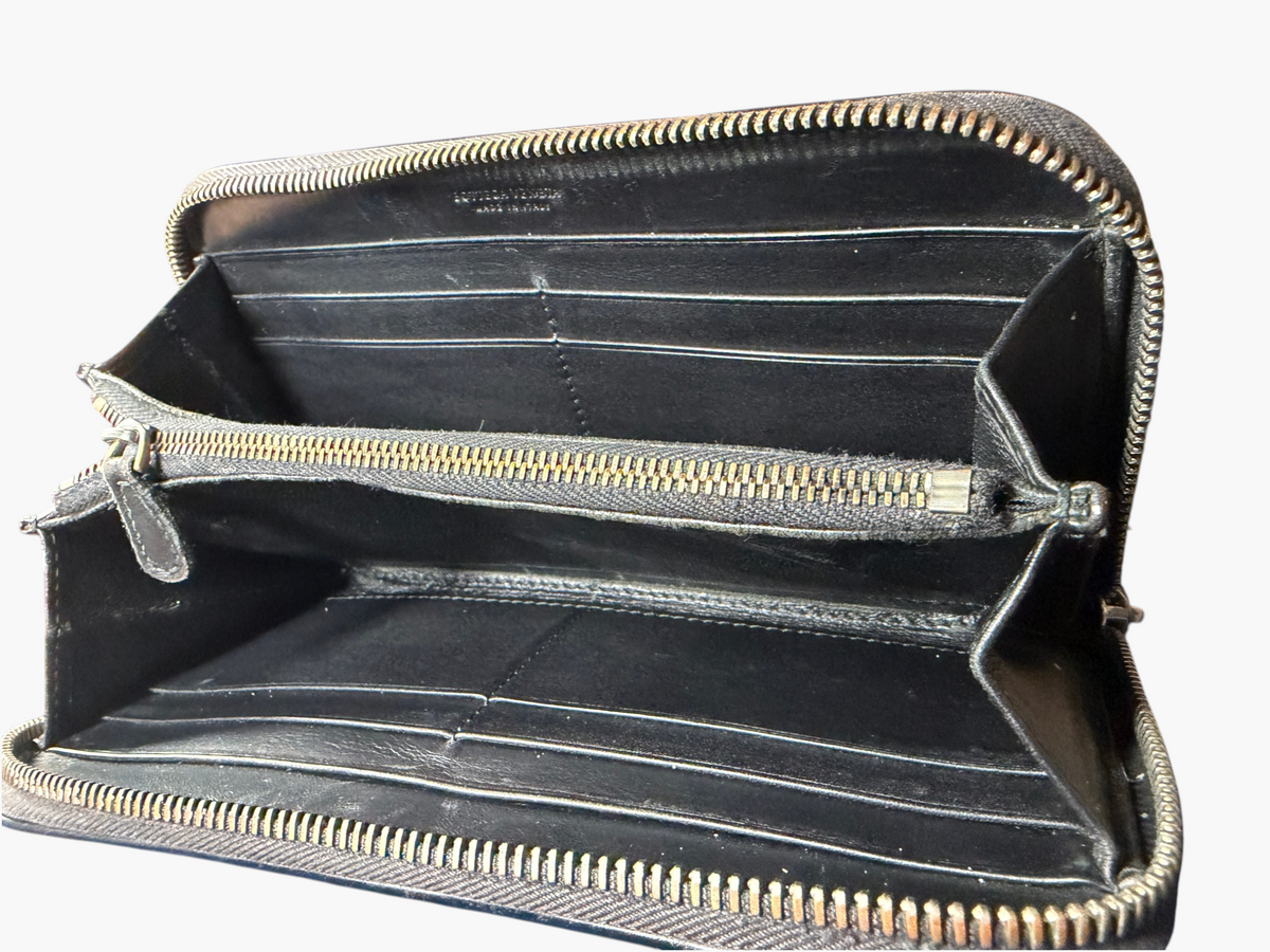 Bottega Veneta Black Intrecciato Zip-Around Wallet – photo 9