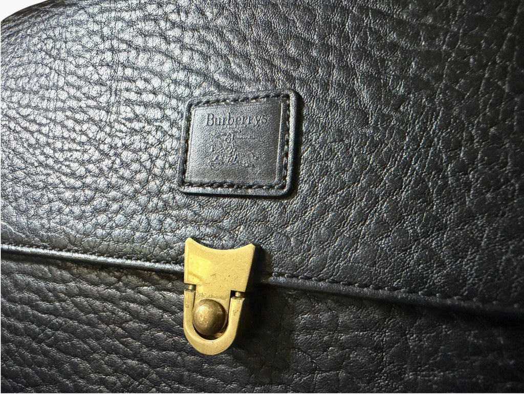 Vintage Burberrys of London Black Grained Leather Clutch with Nova Check Lining, image 3 of 16