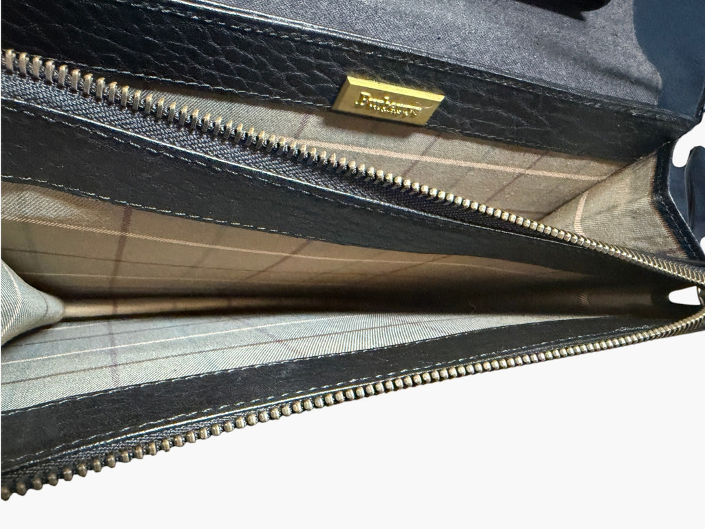 Vintage Burberrys of London Black Grained Leather Clutch with Nova Check Lining, image 15 of 16
