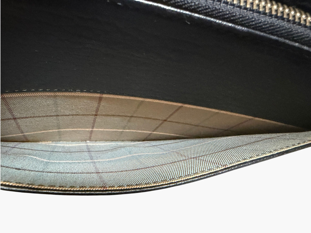 Vintage Burberrys of London Black Grained Leather Clutch with Nova Check Lining, image 16 of 16